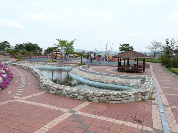 1280px-Hampyeong_butterfly_festival_040
