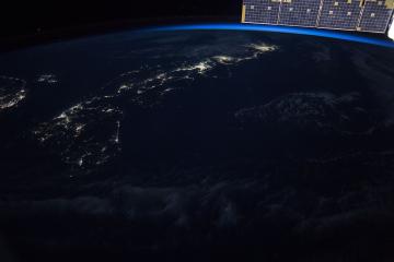 1280px-ISS055-E-56653_-_View_of_Earth