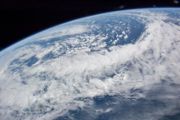 1280px_ISS047-E-44989_-_View_of_Earth