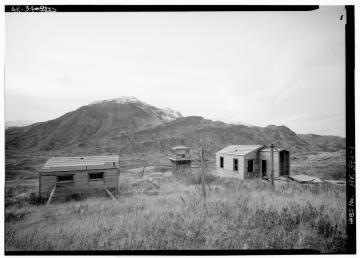 1280px_OVERVIEW,_LOOKING_SOUTHWEST_-_Naval_Operating_Base_Dutch_Harbor_and_Fort_Mears,_Stockade,_Unalaska,_Aleutian_Islands,_AK_HABS_AK,1-UNAK,2-X-1.tif