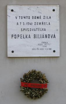 768px_Praha,_Vyšehrad,_plaketa_Popelka_Biliánová