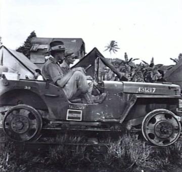 BEAUFORT,_BORNEO._JEEP_TRAIN_OF_2-28TH_INFANTRY_BATTALION