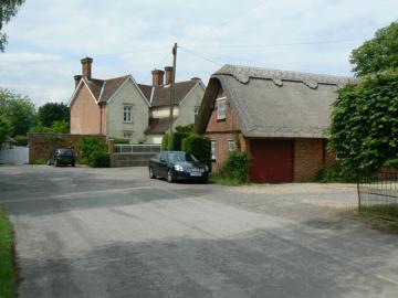 Church_Cross,_Bramley_-_geograph.org.uk_-_895949