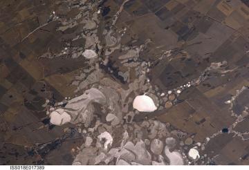 ISS018-E-17389_-_View_of_Earth_1280px
