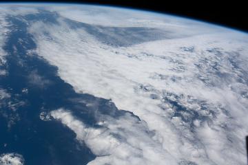 ISS059-E-105382_-_View_of_Earth_1280px